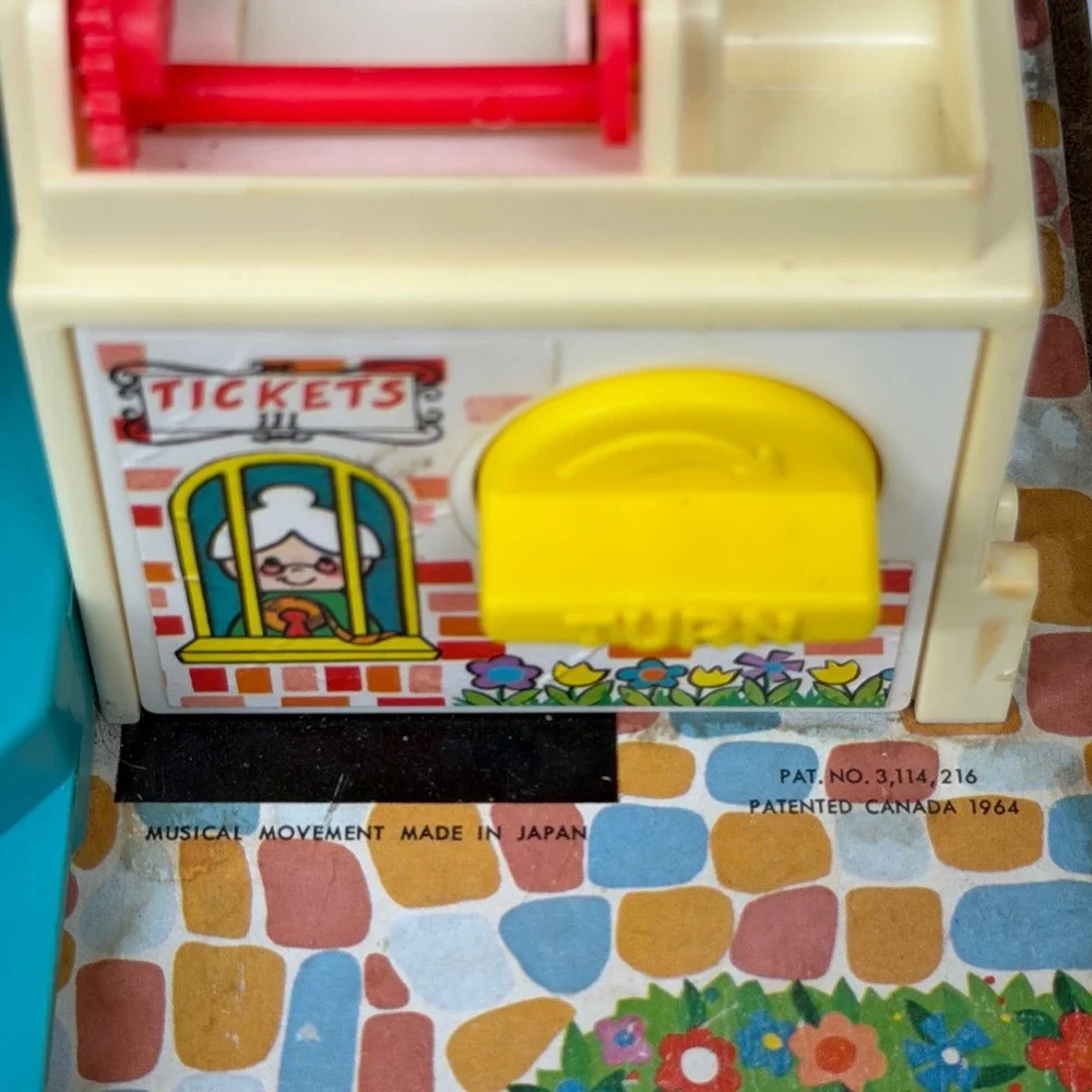 Vintage 1972 Fisher Price Little People Musical Merry-Go-Round Toy 991 Playset